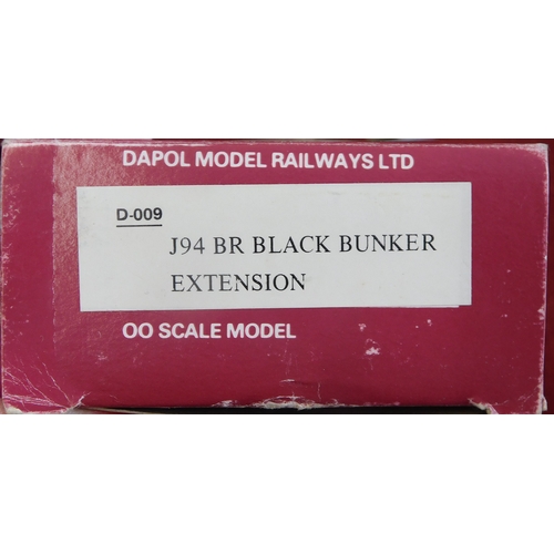 608 - Dapol Locomotive J94 BR Black Tanker Extension D.009, 68030 mint and boxed