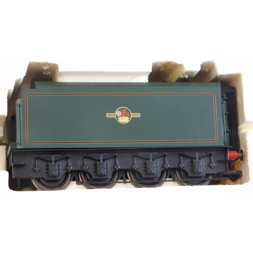 649 - Hornby Locomotive R2340 BR 4-6-2 Class A4 Locomotive 'Golden Plover' mint and boxed