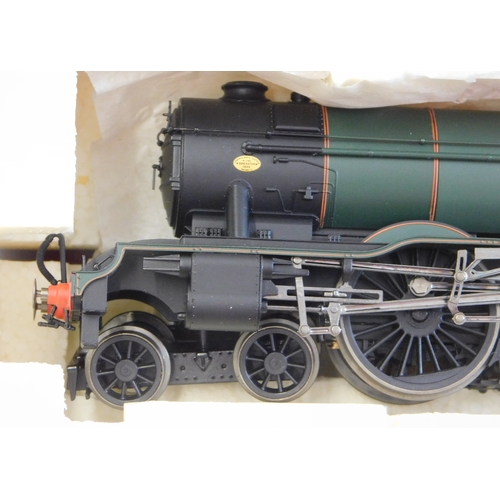 651 - Hornby Locomotive R2341 BR 4-6-2 Class A3 Locomotive 'Windsor Lad' mint and boxed