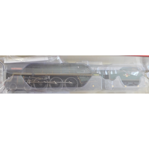 654 - Hornby Locomotive R3996 late BR Clan Class 4-6-2 Clan 'Stewart' No.72009 mint and boxed