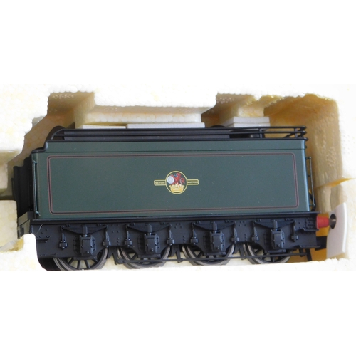 656 - Hornby Locomotive R3013 BR 4-6-2 Class A3 Locomotive 60093 'Coronach' mint and boxed