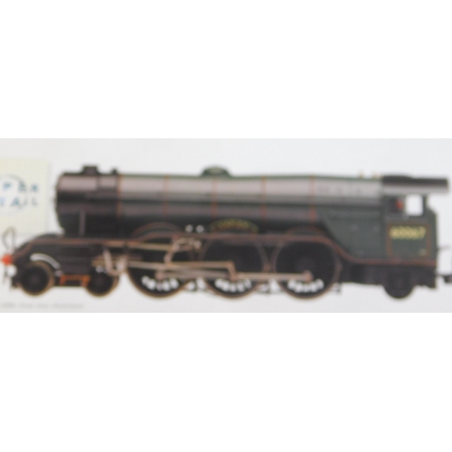 657 - Hornby Locomotive R2617 BR 4-6-2 Class A3 Locomotive 60067 'Ladas' mint and boxed