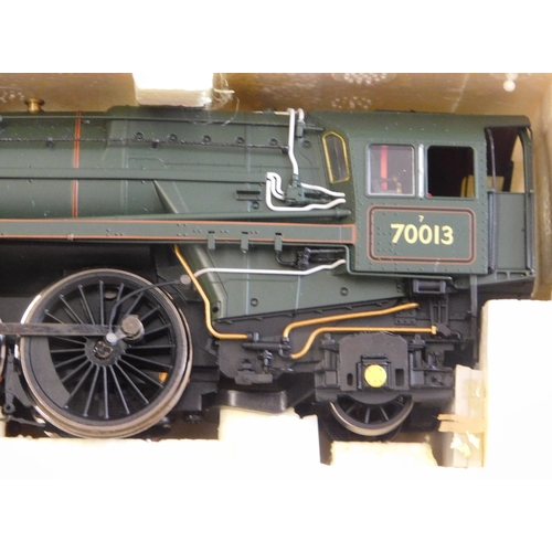 659 - Hornby Locomotive R2565 BR 4-6-2 Britannia Class Locomotive 70013 'Oliver Cromwell' mint and boxed