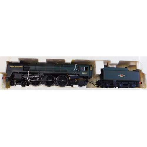 660 - Hornby Locomotive R2563 BR 4-6-2 Britannia Class Locomotive 70030 'William Wordsworth' mint and boxe... 