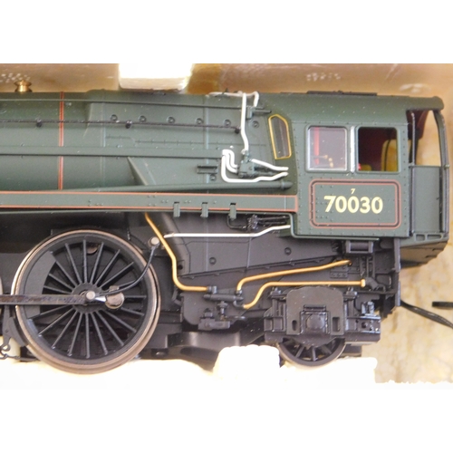 660 - Hornby Locomotive R2563 BR 4-6-2 Britannia Class Locomotive 70030 'William Wordsworth' mint and boxe... 