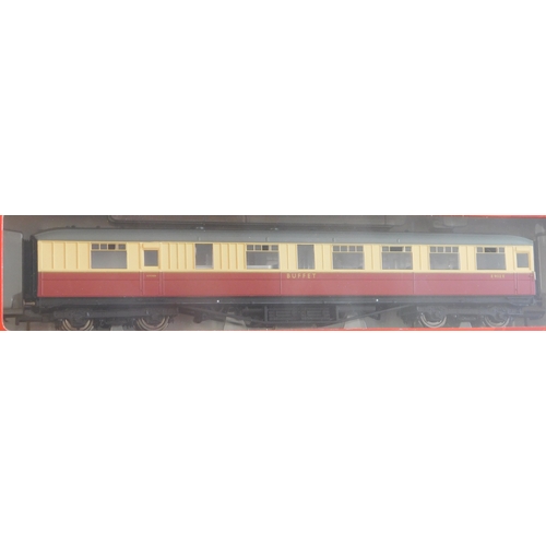 760 - Hornby Coaches R4228 Northumbrian Coach Pack, R4255 Master Cutler Coach Pack, R4179A Corridor Brake,... 