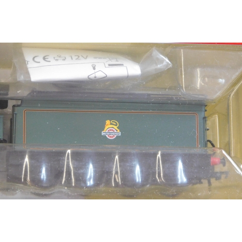 666 - Hornby Locomotive R3212 BR (early) Class A3 'Minoru' 60062 mint and boxed