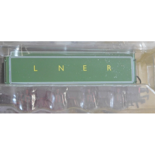 667 - Hornby Locomotive R3518 'The Final Day' LNER Class A3 'Gay Crusader' No.108 (Limited Edition) mint a... 