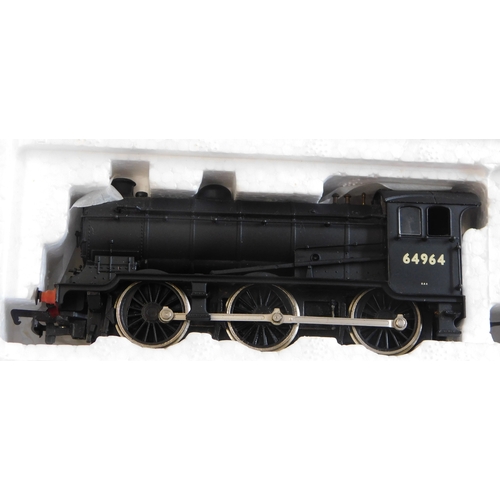 734 - Bachmann Locomotive 31-85A J39 64964 BR early crest, mint and boxed