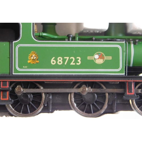 744 - Bachmann Locomotive 31-056 J72 Tank 68723 green lined late crest, mint and boxed