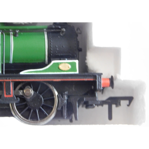 744 - Bachmann Locomotive 31-056 J72 Tank 68723 green lined late crest, mint and boxed