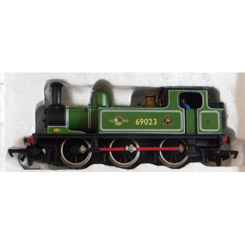 746 - Bachmann Locomotive 0-6-OT 69023 J72 class BR LNER 'Livery' mint and boxed