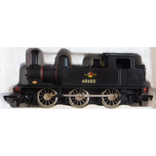 748 - Bachmann Locomotive 0-6-OT J72 68680 mint and boxed