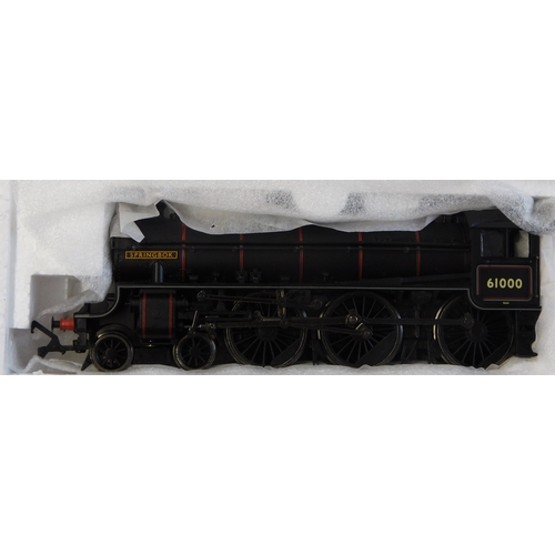 686 - Bachmann Locomotive 31-712 B1, 61000 'Springbok' BR lined black emblem, mint and boxed