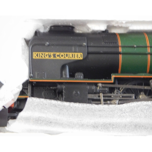 689 - Bachmann Locomotive 31-557 Class A1 60144 'Kings Courier' BR green late crest, mint and boxed