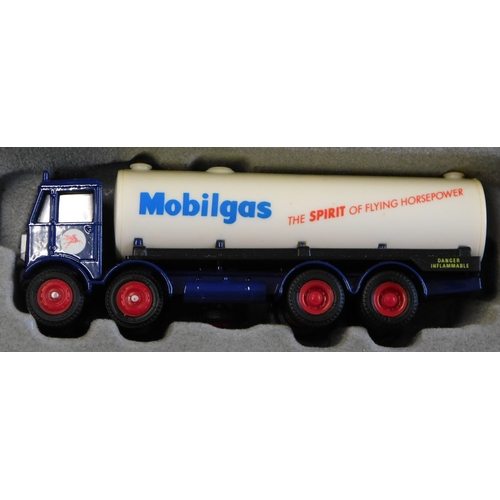 855 - Gilbow Holdings Ltd - 1:76 scale (Limited edition) exclusive first editions, 1 boxed set (3) commerc... 