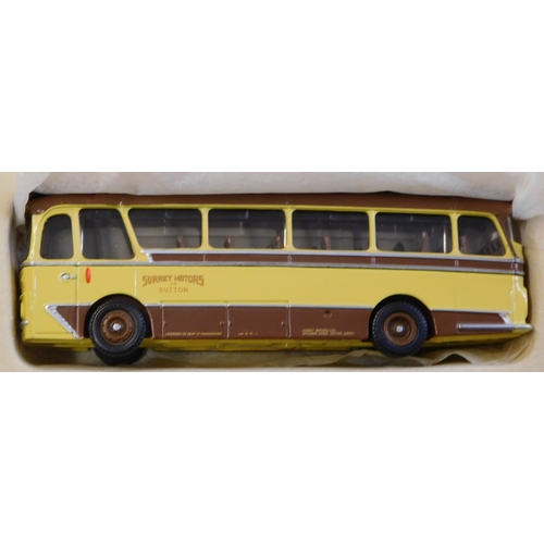 856 - Gilbow Holdings Ltd - 1:76 scale (Limited edition) Timpson's & Surrey Motors Coach Set, boxed set (2... 