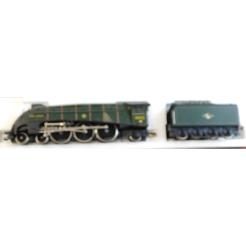 751 - Hornby Locomotive R309 BR Class A4 Loco 'Mallard' mint and boxed