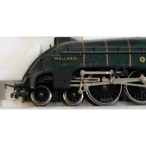 751 - Hornby Locomotive R309 BR Class A4 Loco 'Mallard' mint and boxed