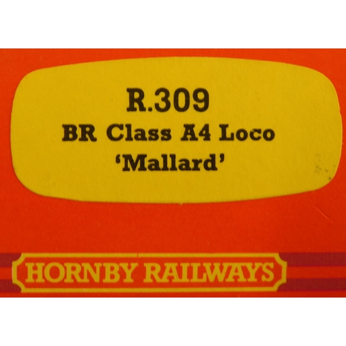 751 - Hornby Locomotive R309 BR Class A4 Loco 'Mallard' mint and boxed