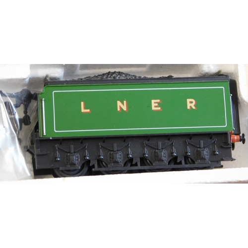 753 - Hornby Locomotive LNER 4472 'Flying Scotsman' mint and boxed some faults