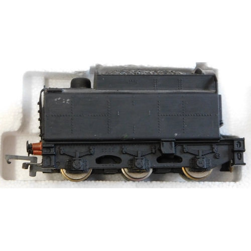 755 - Hornby Locomotive R264 BR class F 2-10-0 Loco 92200 mint and boxed