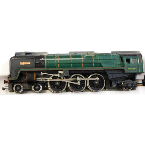 756 - Hornby Locomotive R036 BR Loco 'Britannia' mint and boxed