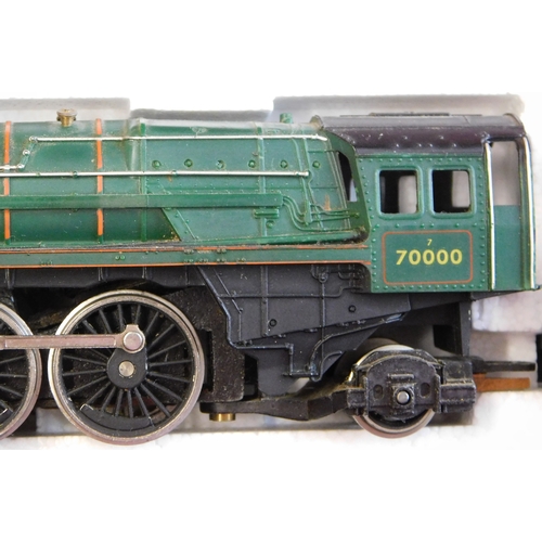 756 - Hornby Locomotive R036 BR Loco 'Britannia' mint and boxed