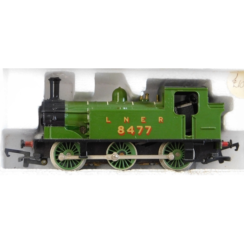 758 - Hornby Locomotive R316 GNR J13 Loco 0-6-0 'Saddle Tank' and 0-6-0 LNER J83 8477, Both boxed (2)