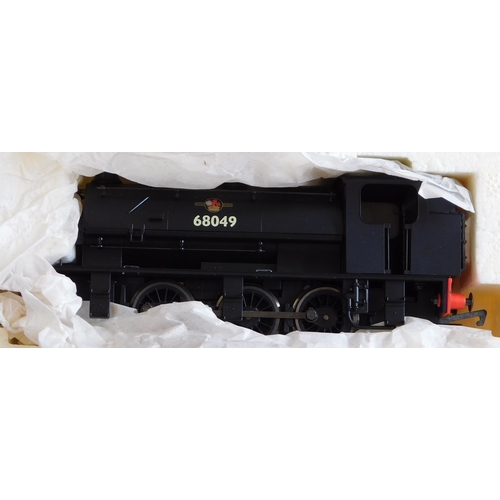 759 - Hornby Locomotive R2094A BR 0-6-0ST class J94 Loco '68049' and R2062 LNER J94 Loco '8006' Booth boxe... 