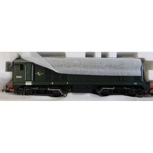 706 - Bachmann Locomotive 32-027A Class 20, Diesel D8046, green with 'Indicator disc, mint and boxed