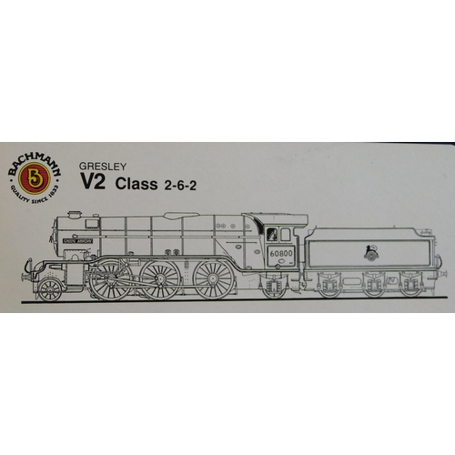 710 - Bachmann Locomotive 60800 'Green Arrow' black, mint and boxed (Gresley V2 2-62 box)