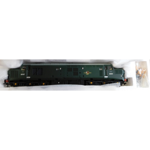 711 - Bachmann Locomotive 32-776 class 37/0, Diesel BR green, split head D6707, mint and boxed