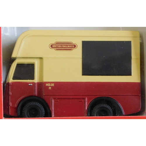 895 - Classix by Pocketbond 1:76 scale, six boxed commercial vehicles, excellent condition, mint and boxed