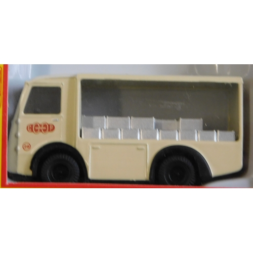 895 - Classix by Pocketbond 1:76 scale, six boxed commercial vehicles, excellent condition, mint and boxed