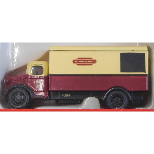 896 - Classix by Pocketbond 1:76 scale, six boxed commercial vehicles, ( by different companys) excellent ... 