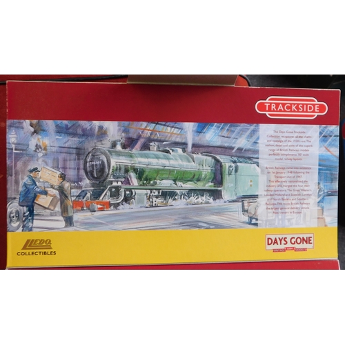 835 - Lledo Collectables Trackside 1:76, scale, one boxed set of two commercial vehicles (British Rail) BR... 