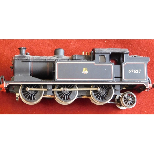 822 - Mixed lot mostly earlier locomotives unboxed lot, with LNER 8091, 68221, 57199, 69627, 68877, 68601 ... 