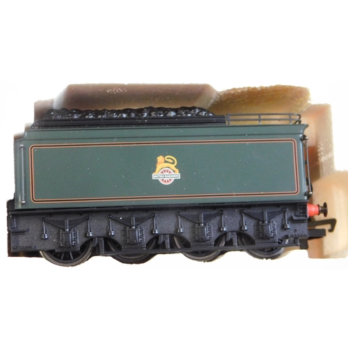 810 - Hornby Locomotive R2140 BR 4-6-2 class A3 locomotive 'Doncaster' mint and boxed (Retail £70)