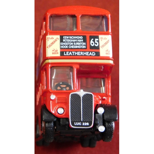 940 - Gilbow (4) boxed Buses 1:76 scale vehicle no.C10123B, 10127A, 10122 Green Bus? Excellent condition