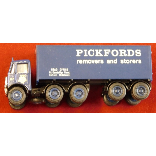 990 - Gilbow (4) boxed Trucks/Lorries 1:76 scale vehicle no.,12804DL, 11004DL, Pickfords Lorry St Alban's ... 