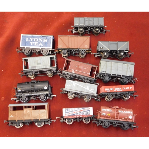 821 - Mixed Lot Hornby etc., boxed (7) loose (13) (20 in all)