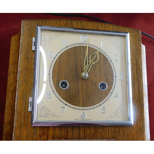 654 - British made 1930s Smiths (English Clocks Ltd) Art Deco Enfield chime mantel clock, light oak body w... 