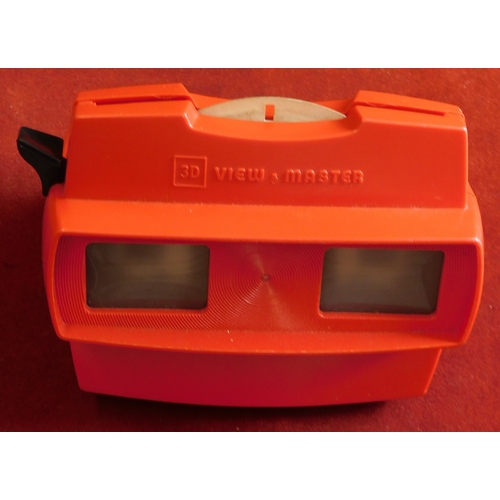 693 - Sawyers view-master and 3D View-Master with (25+) slides including Alice in Wonderland, Aladdin and ... 