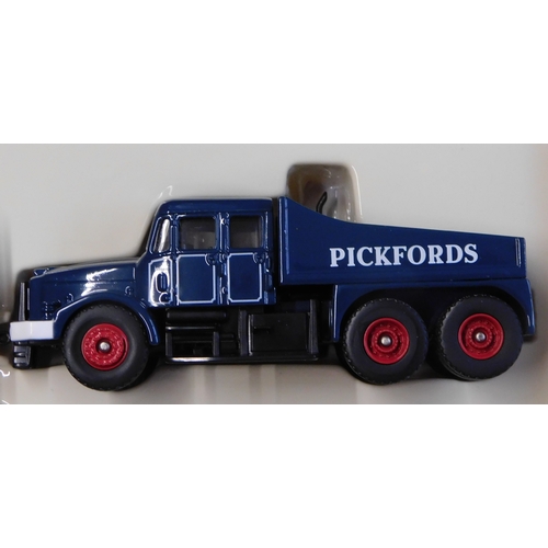 101 - Corgi Trackside DG198000 Scammell Contractor x2, Trailer and Cylinder Load - Pickfords, Mint in Box.