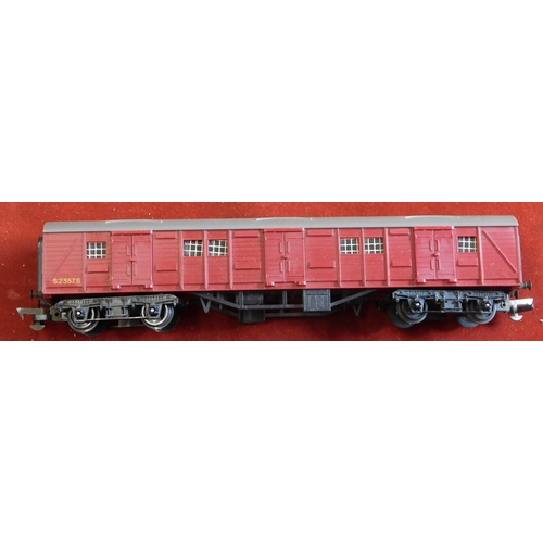 113 - Tri-ang Railways R227 BR Utility Van, Slight Rip in Box.