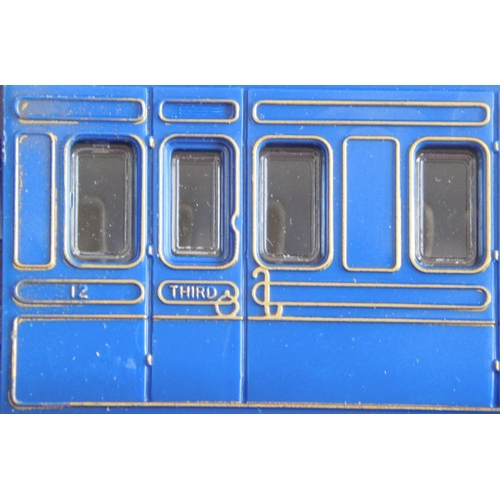 115 - Hornby R212 4 Wheel Coach (4), Mint in Box.