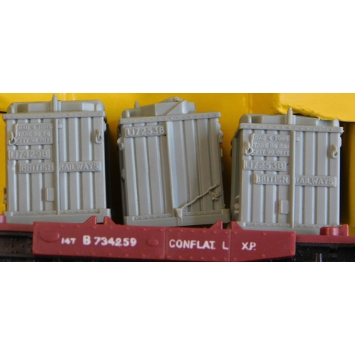 119 - Tri-ang Railways R340 Three Containers Wagon, Mint in Box.