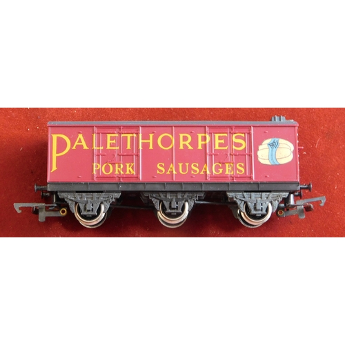 120 - Hornby Railways R670 6 Wheel Van Palethorpes, Mint in Box.