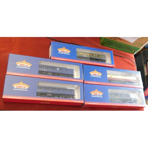 42 - Bachmann Branchline Coaches (5) -  34-330-LN01, 34-651B-LN03, MK1 Suburban Second Brake LMR Blue (2)... 